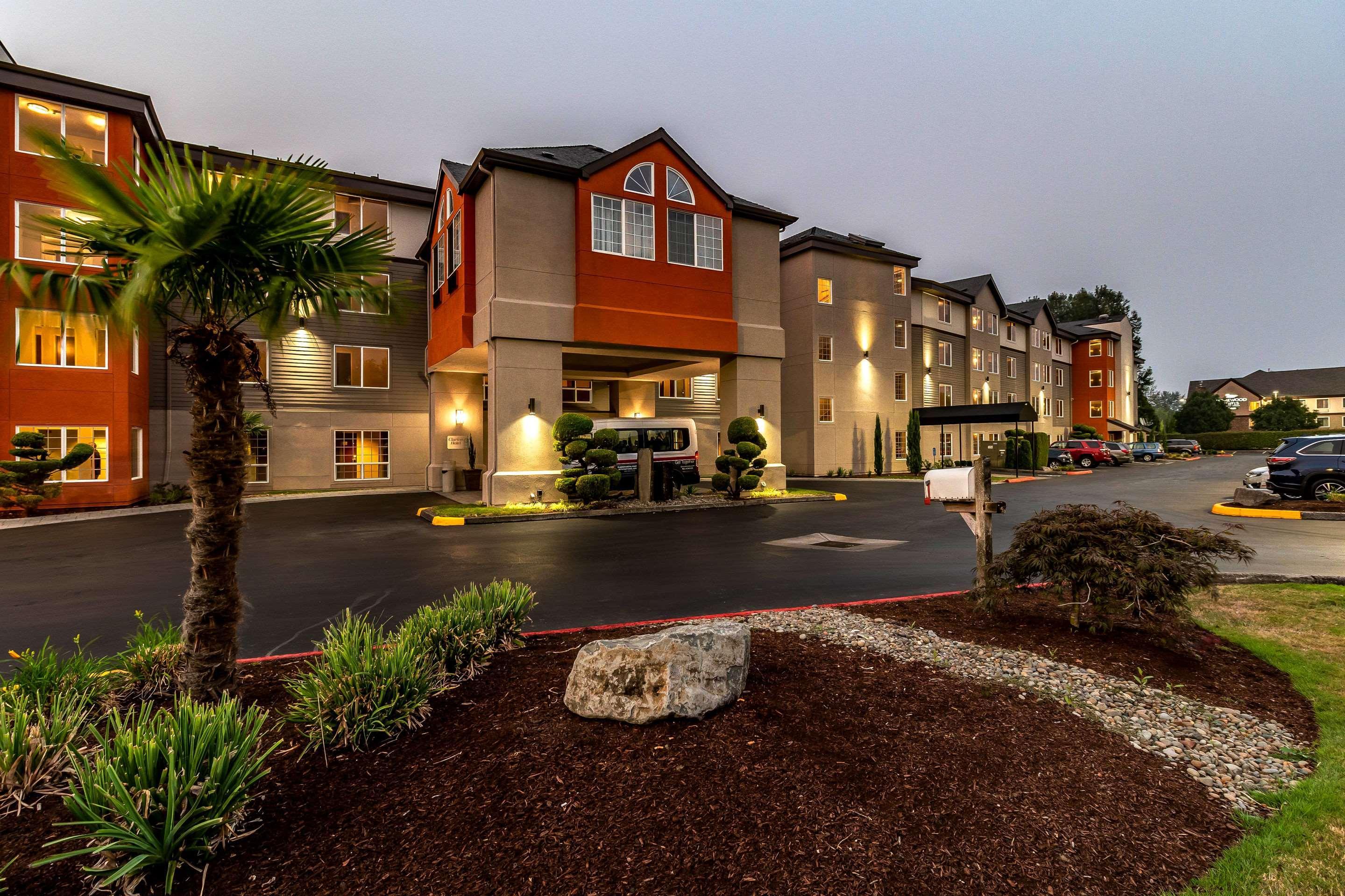 Clarion Hotel Portland International Airport Exterior photo